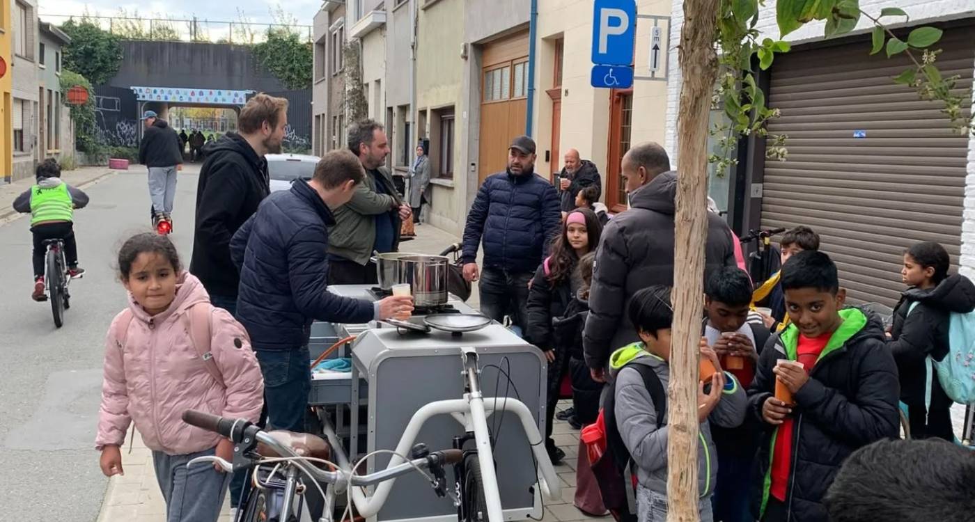 Mobiele buurtkeuken Den Dam schept op 